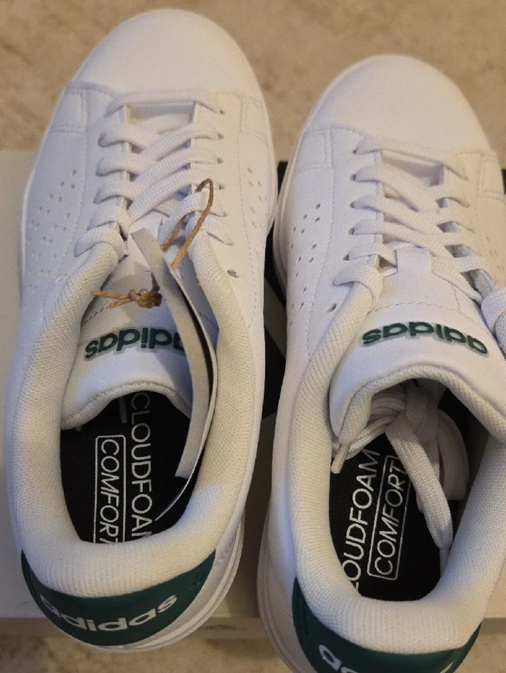 NWT. adidas White Advantage 2.0 Low-Top Sneakers with Subtle Green Heel